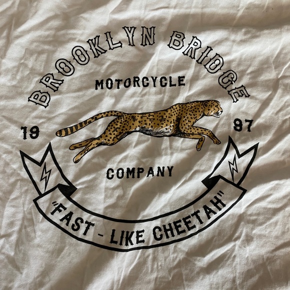 Brandy Melville t shirt - Picture 3 of 3